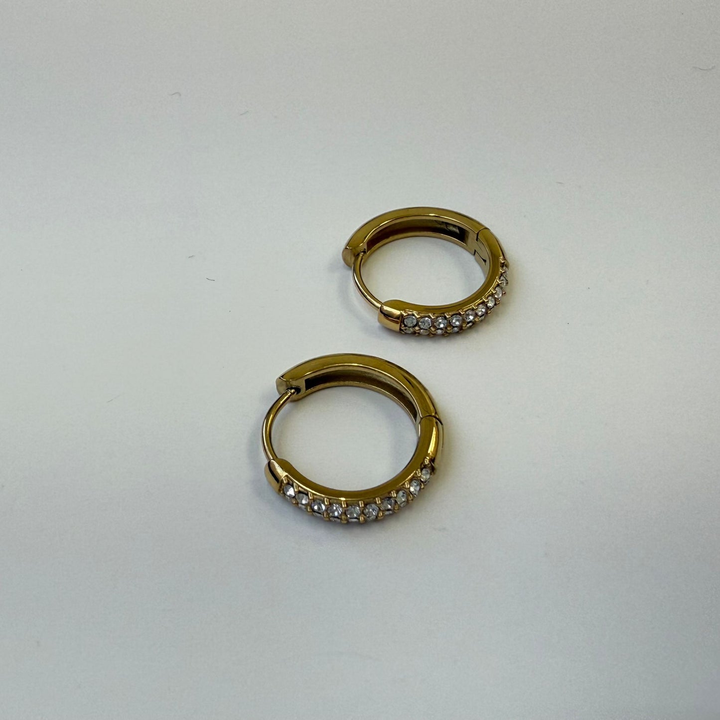 Bella hoops