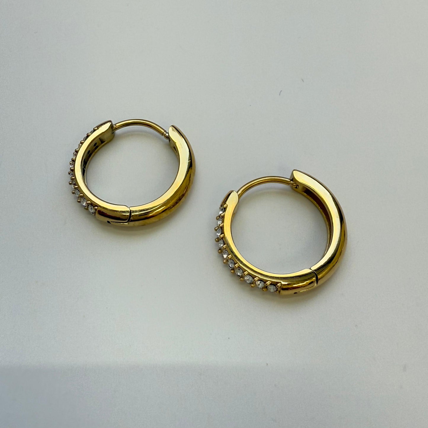 Bella hoops