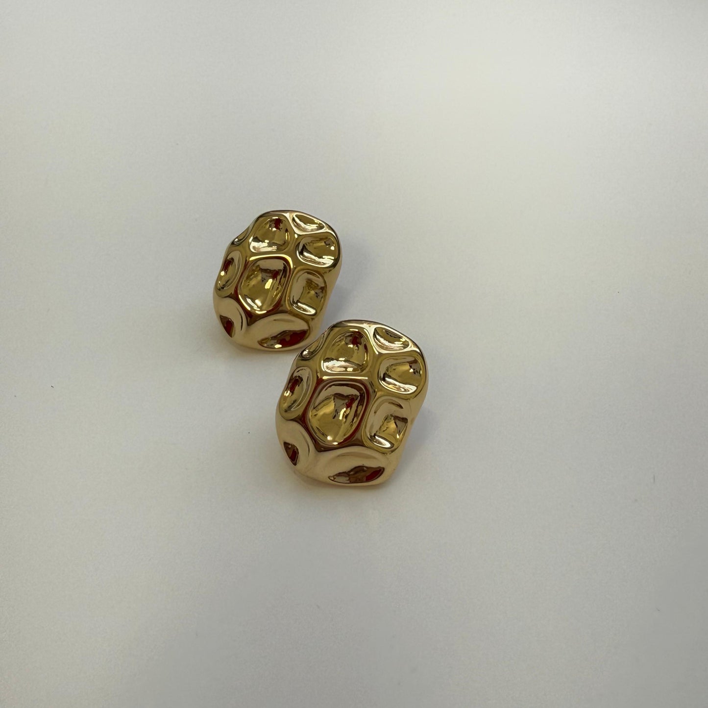 Doretta Studs